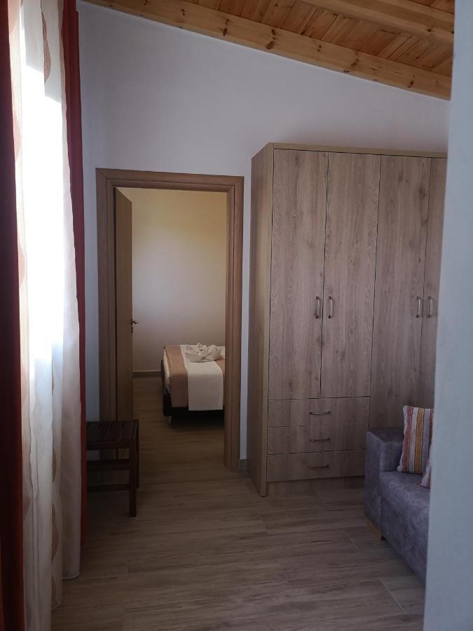 Milos Apartments Himare Buitenkant foto