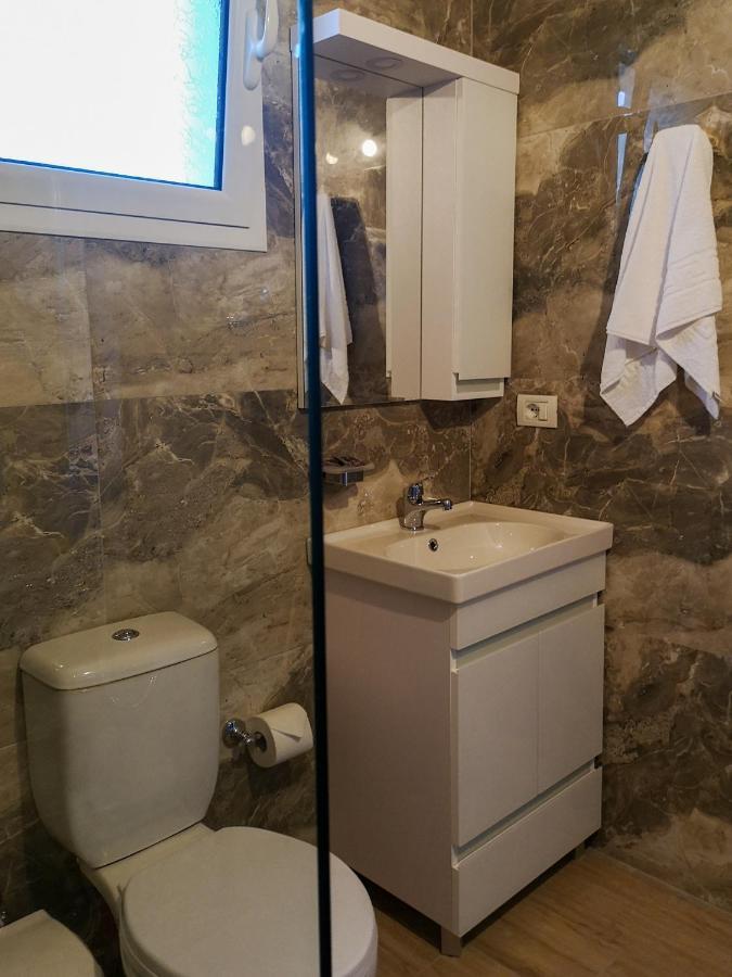 Milos Apartments Himare Buitenkant foto
