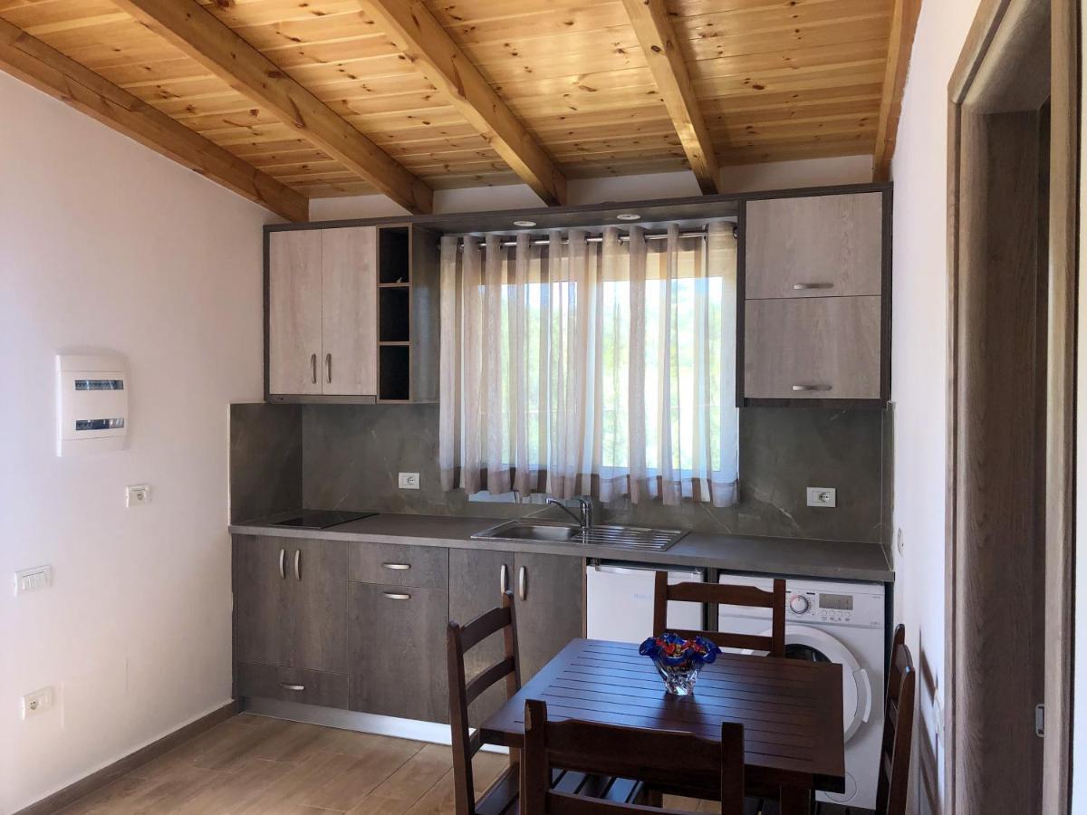 Milos Apartments Himare Buitenkant foto