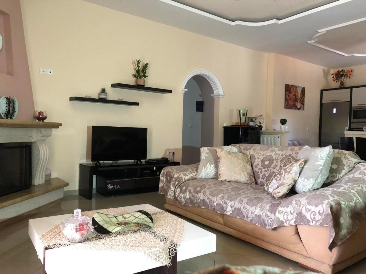 Milos Apartments Himare Buitenkant foto