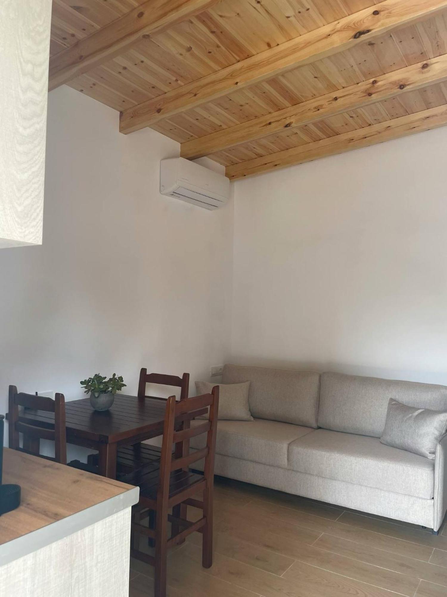 Milos Apartments Himare Buitenkant foto